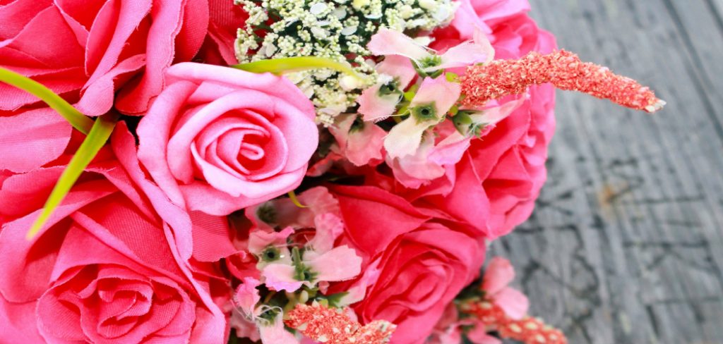 How to Decorate a Bouquet